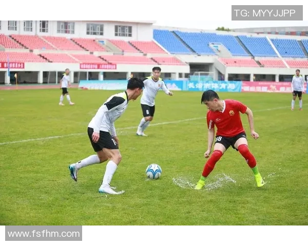 呼和浩特足球比赛精彩纷呈各队争夺冠军荣耀激烈对抗引发热烈关注